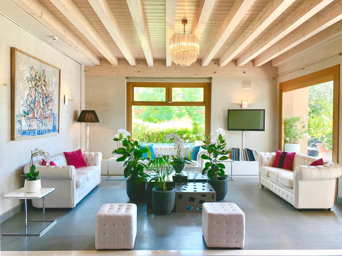 Relais Le Betulle Hotel Конеляно Екстериор снимка
