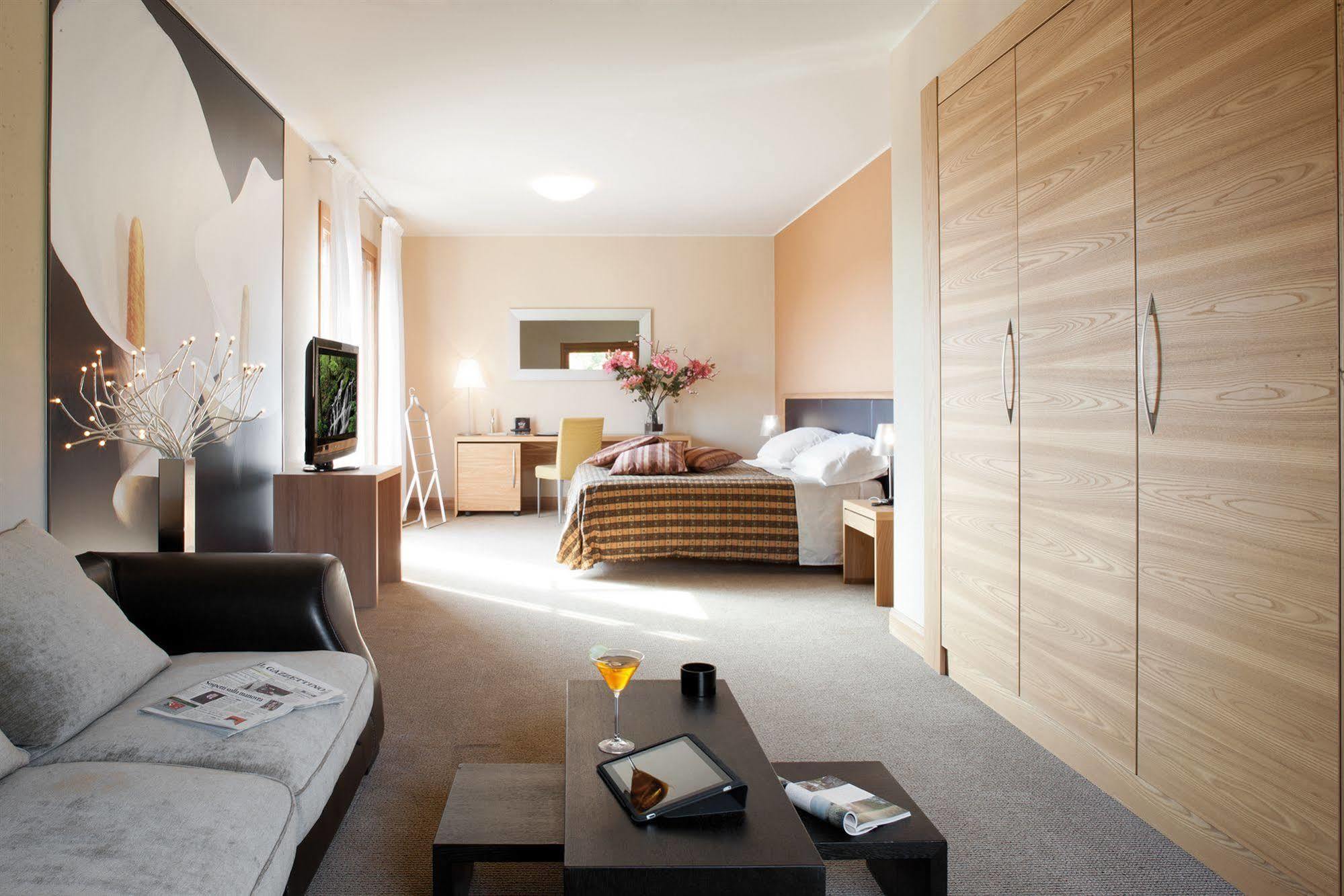 Relais Le Betulle Hotel Конеляно Екстериор снимка